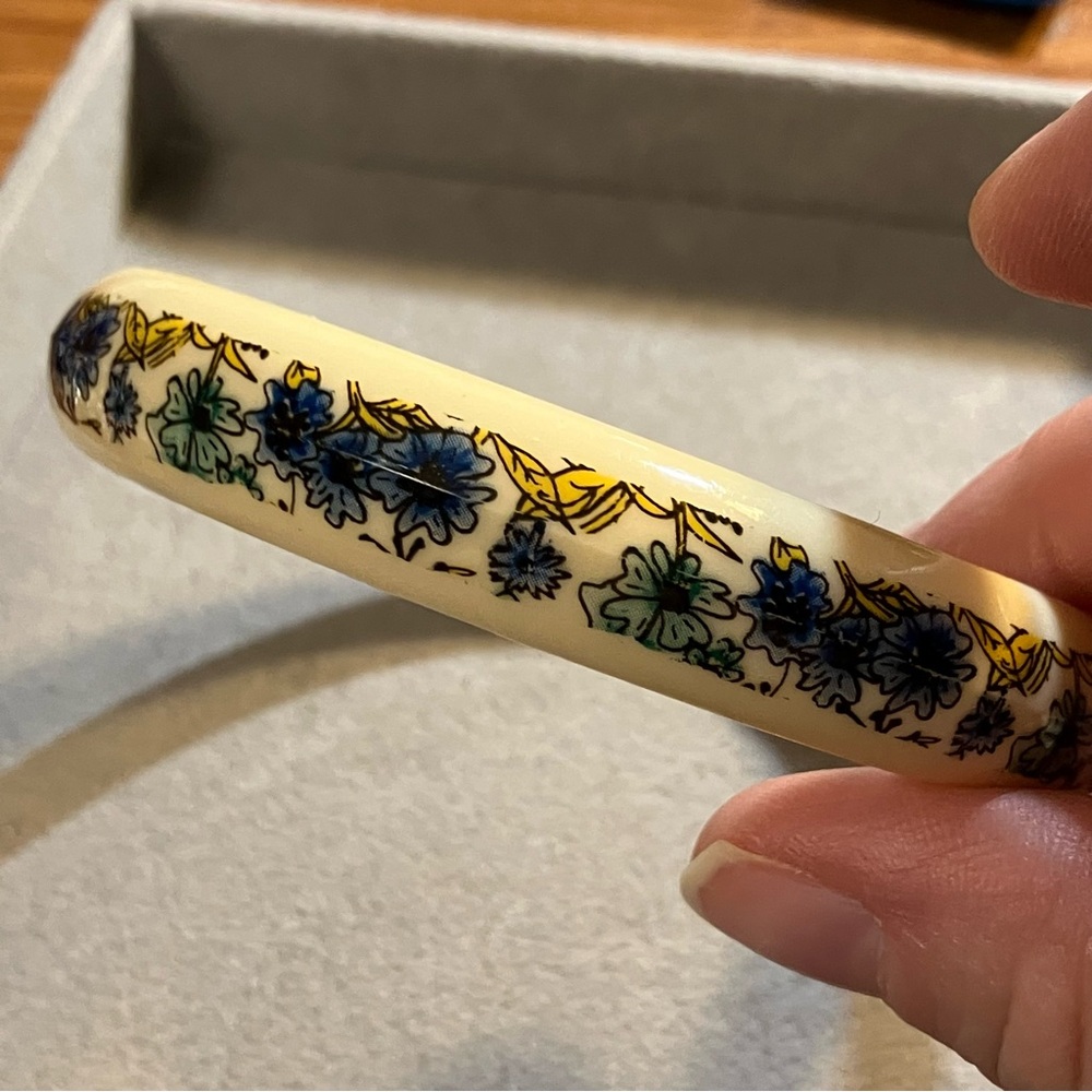 Vintage Blue Floral Acrylic Bangle 8.75"